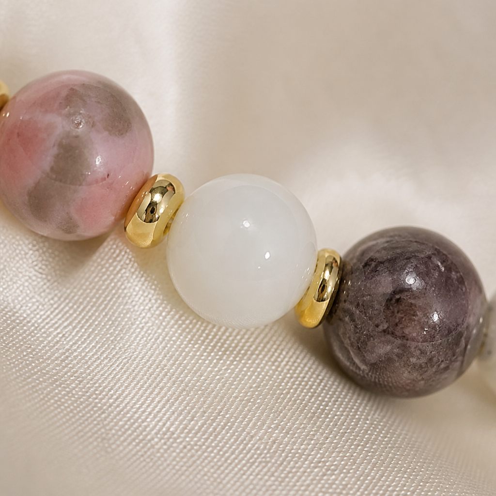 Bracciale a molla Nebbia rosa, bianco, rosa cipria, grigio, oro, foto 3 di 3