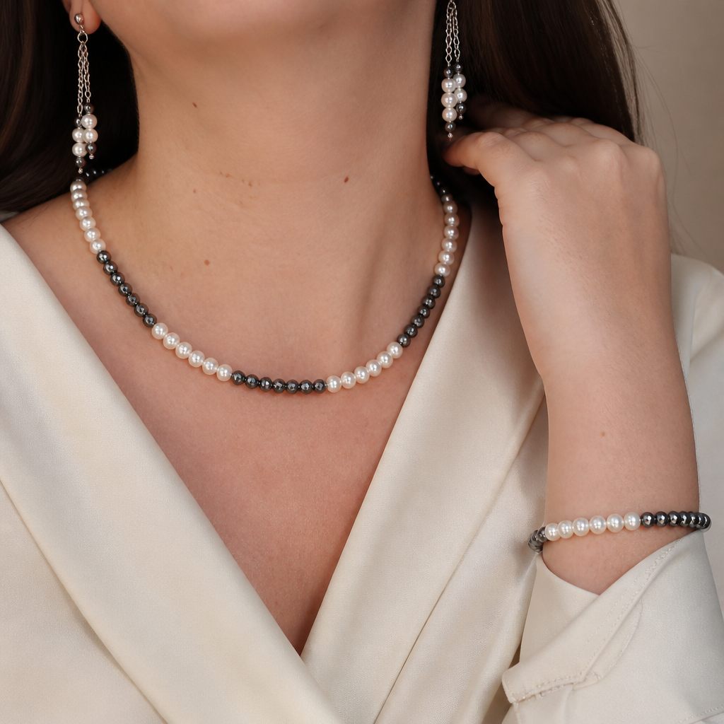 Set collana, bracciale e orecchini Bianco e grafite, bianco, grigio scuro, argento, foto 1 di 5
